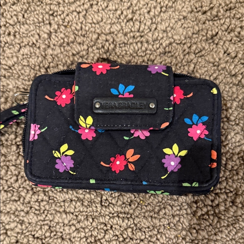 Vera Bradley Carry it All Wristlet in Field Flower print NWOT